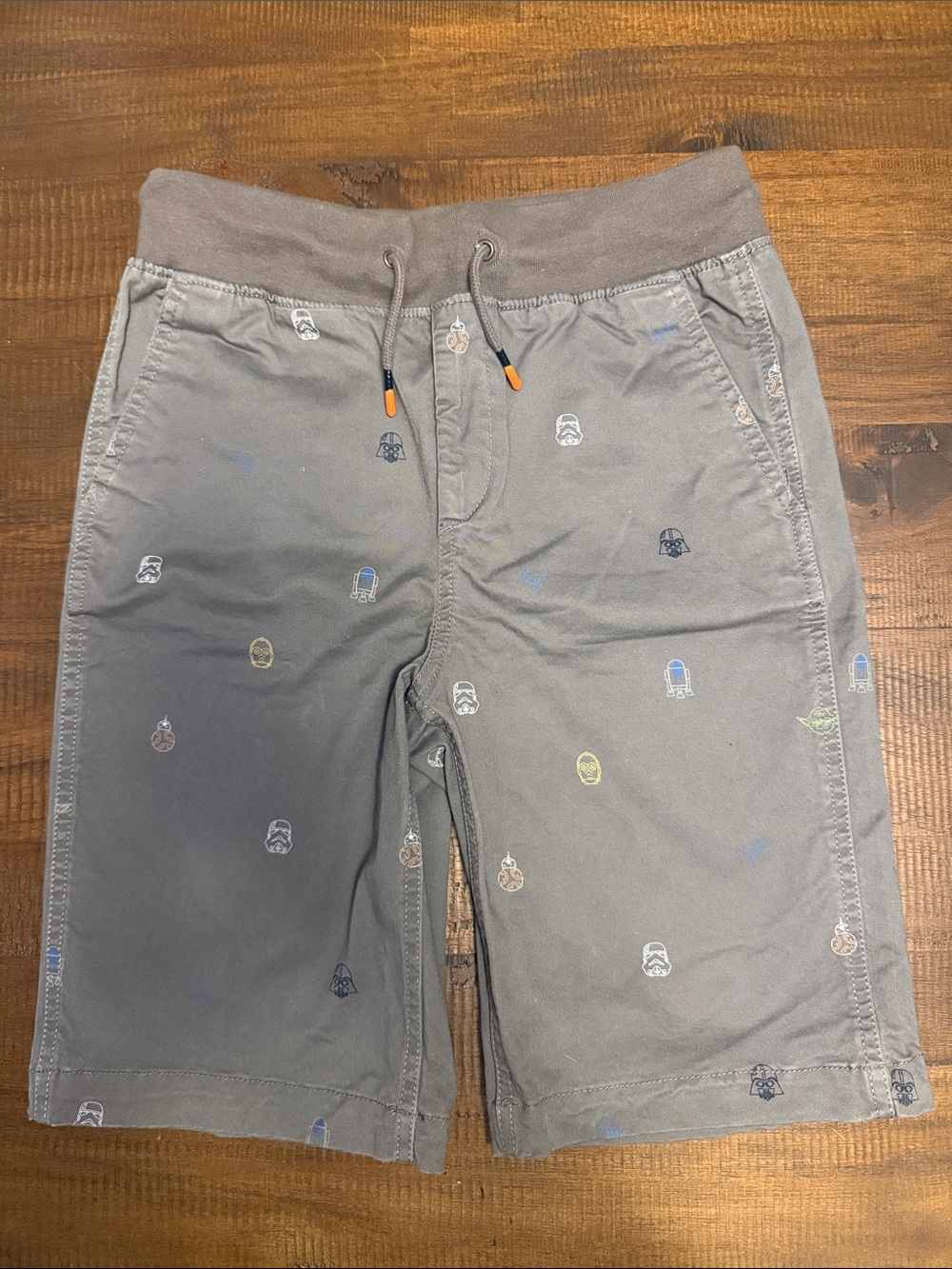 GAP Star Wars pocketed stretch shorts.